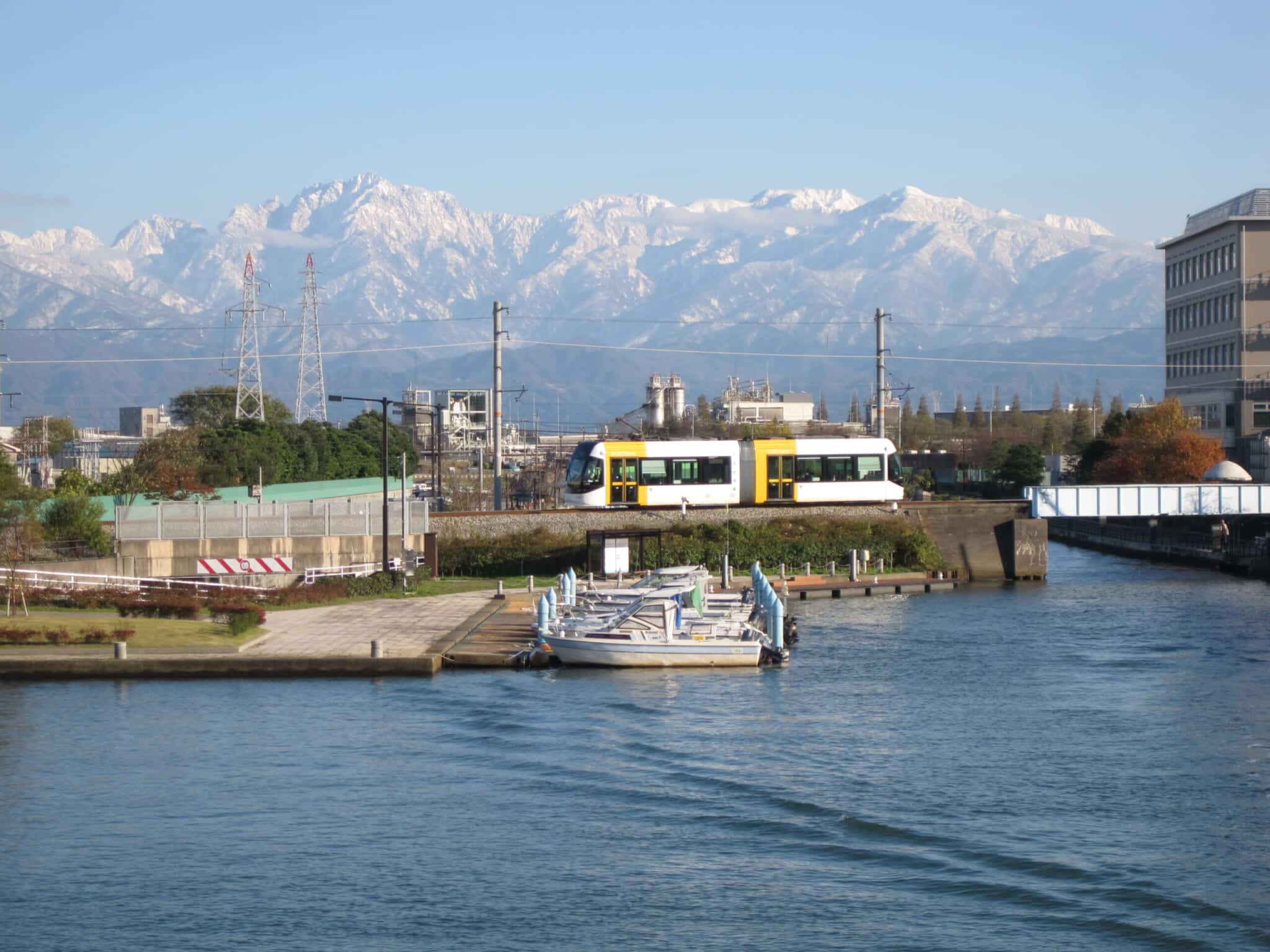 富山駅