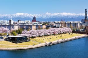 富岩運河環水公園（天門橋）