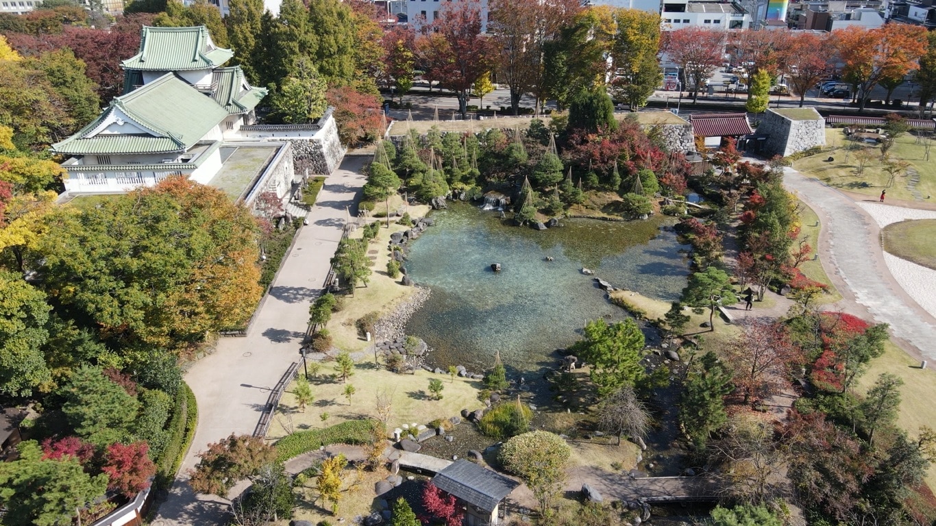 秋の富山城址公園