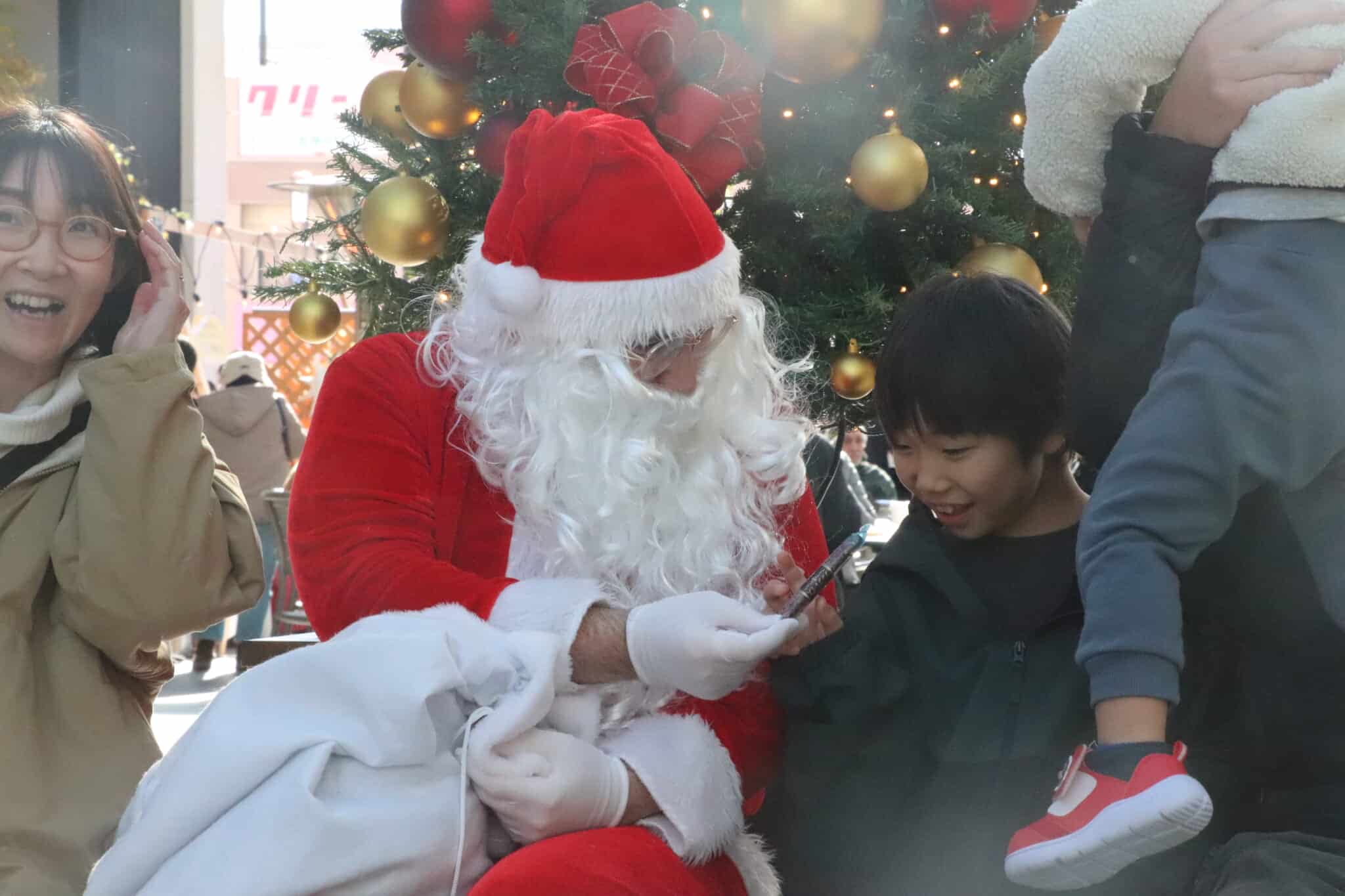 クリスマスマーケットの会場風景